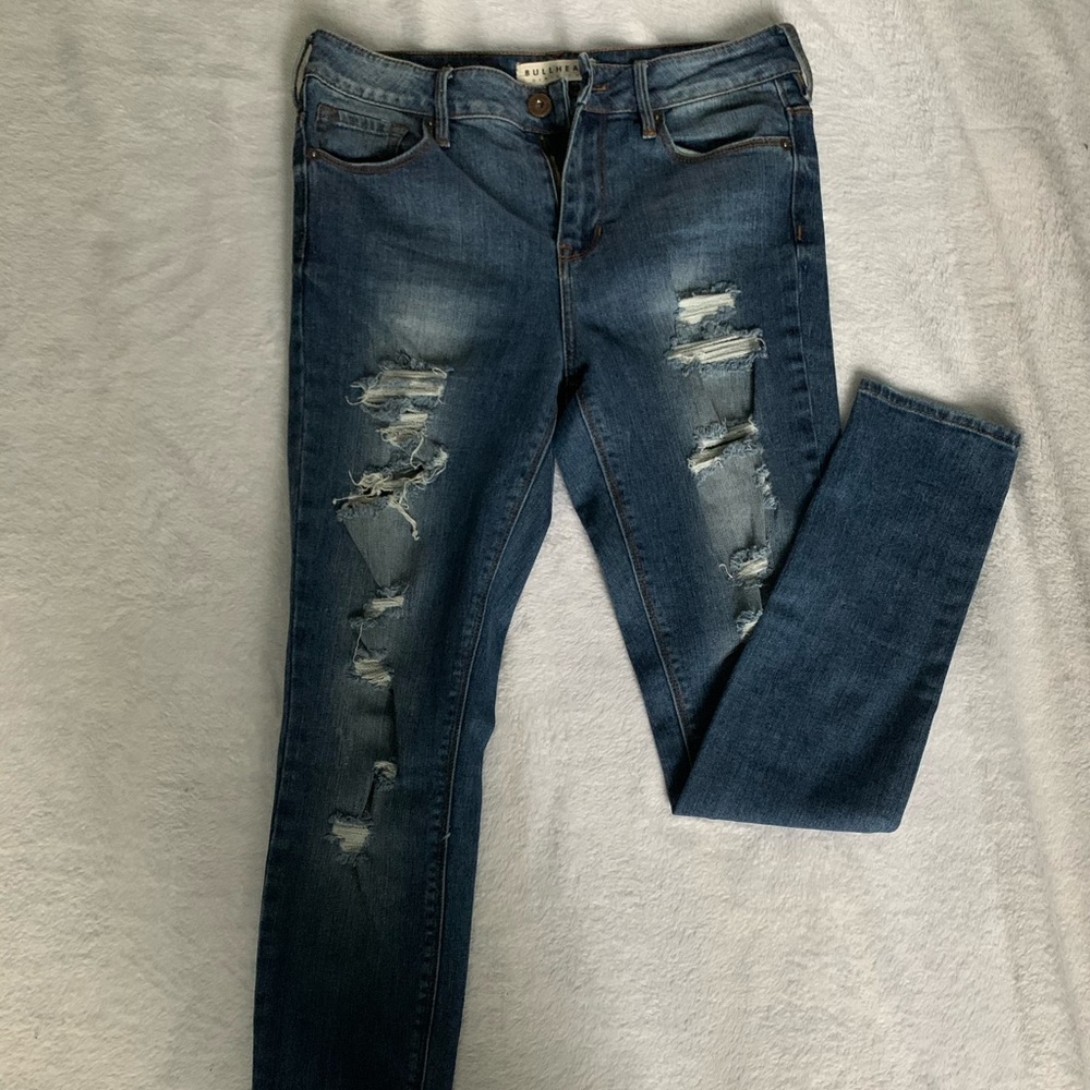 Bullhead distressed jeans